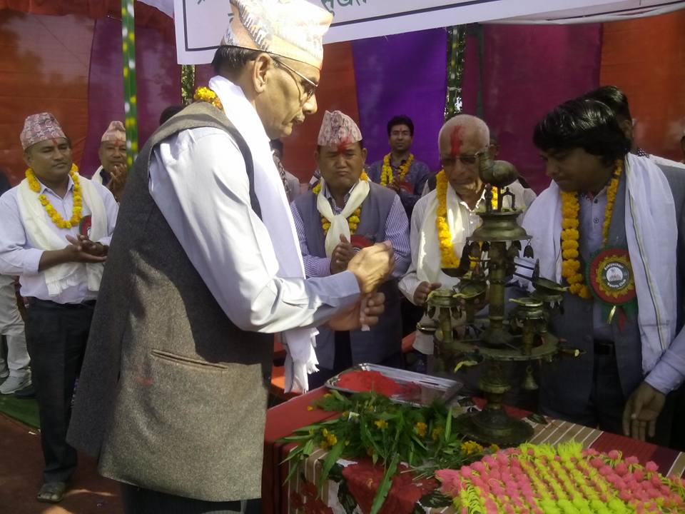 सुमार्गीले काम नगरे चौकुने सिमेन्ट उद्योगकाे लाइसेन्स रद्ध गर्नु पर्छ : मन्त्री थानी