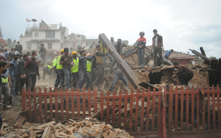 भूकम्पमा मृतकका परिवारले पाए बीमाबाट २ लाख