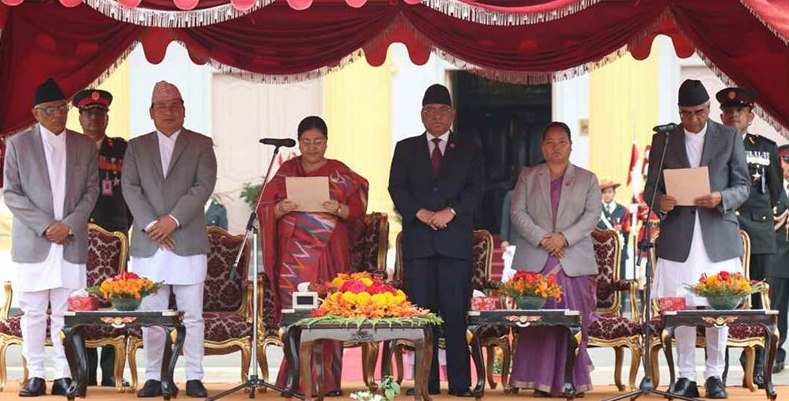 प्रधानमन्त्री देउवाद्वारा शपथ