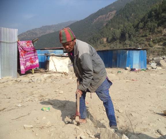 एकपछि अर्को जोखिममा रसुवाका भूकम्पपीडित