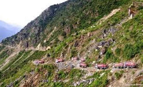 पासाङल्हामु राजमार्ग खुलाउन आग्रह