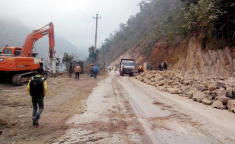 नारायणगढ मुग्लिन सडक खुल्यो