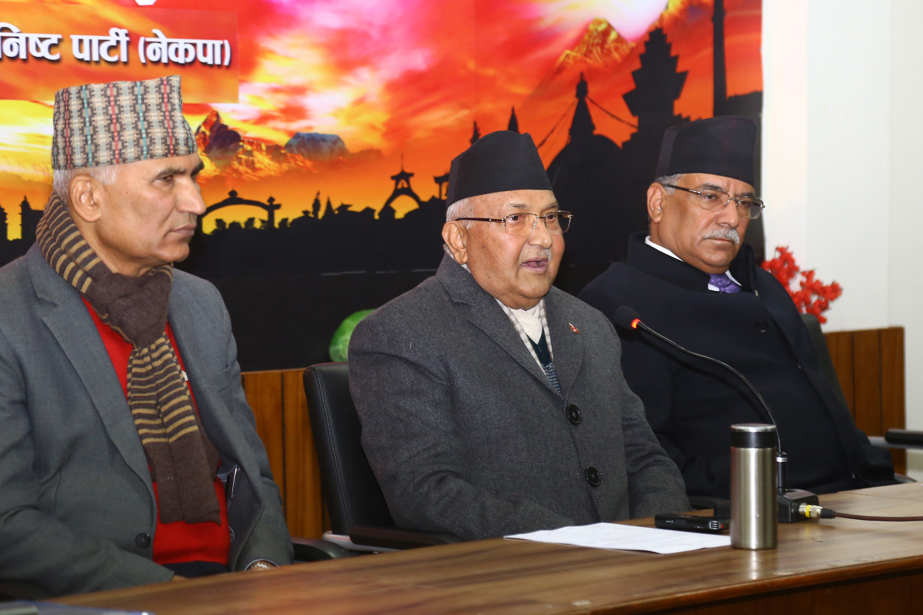 दुई अध्यक्ष भएर संसारकै नमूना तरिकाले काम गरेका छौँ– प्रम ओली