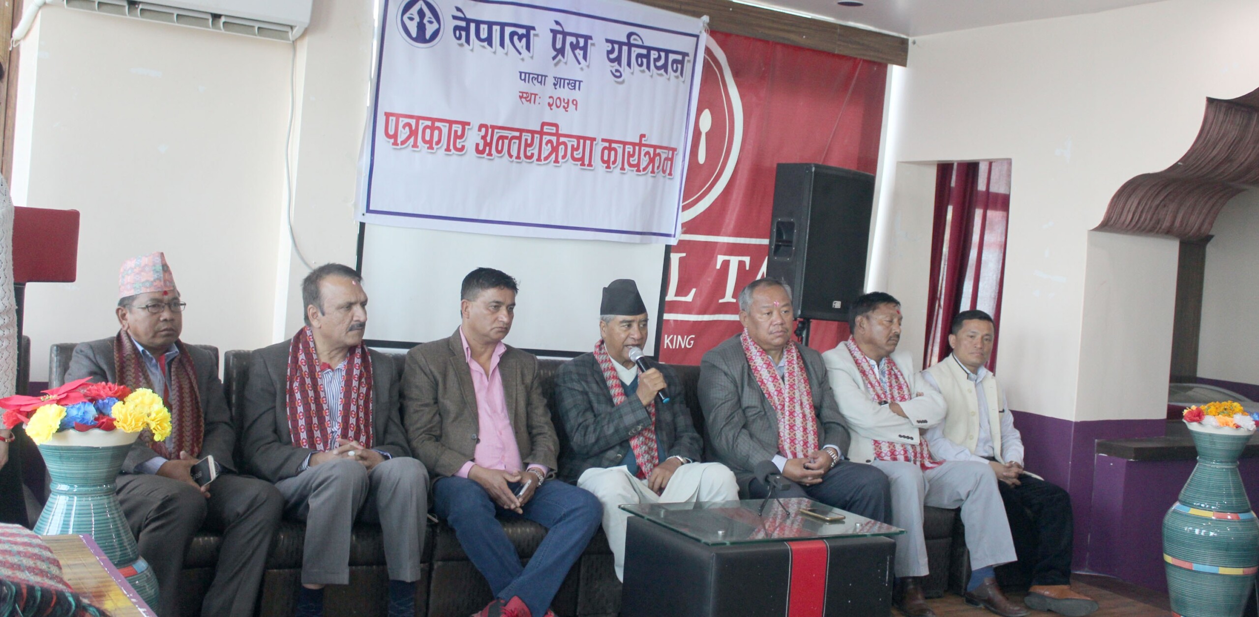 वार्तामा आउन विप्लवलाई काङ्ग्रेस सभापति देउवाको आग्रह