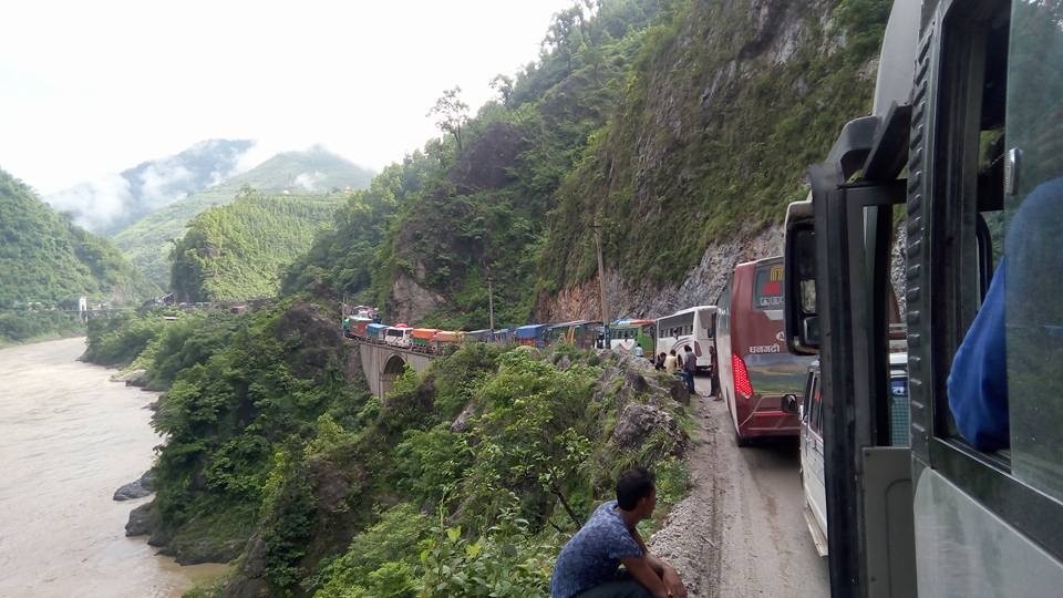 पृथ्वीराजमार्ग अवरुद्ध