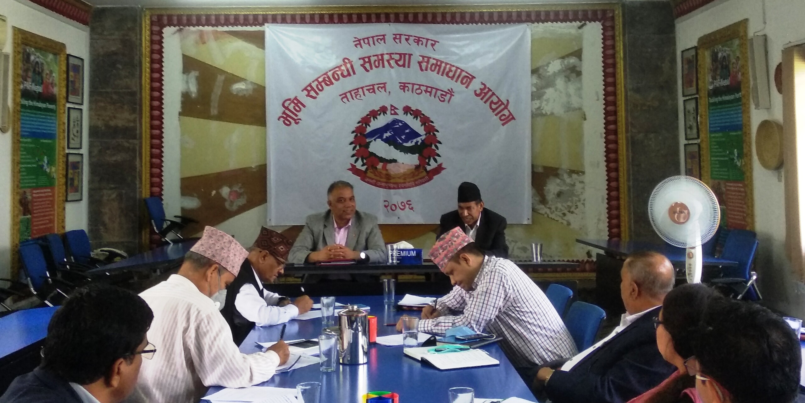 भूमिहीन भूकम्पपीडितलाई पूर्जा उपलब्ध गराउनेबारे छलफल