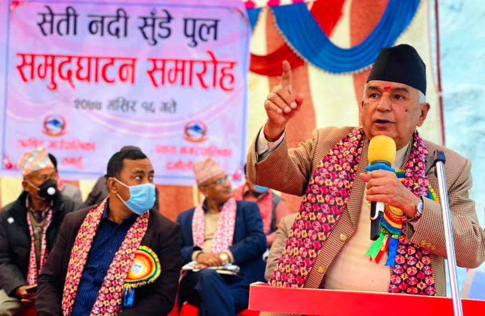 कांग्रेस वरिष्ठ नेता रामचन्द्र पौडेल प्रहरी हिरासतमा