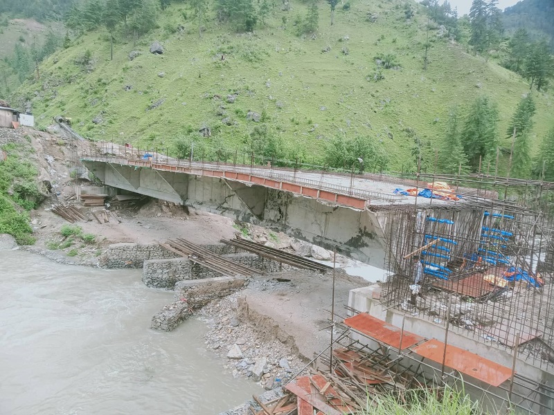 निर्माण नसकिँदै चर्कियो जुम्ला-कालीकोट जोड्ने  पुल