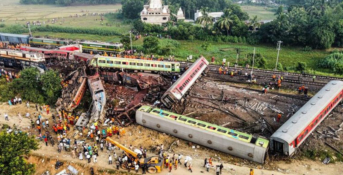 ओडिशा रेल दुर्घटनामा २३३ यात्रुको मृत्यु, ९०० बढी घाइते