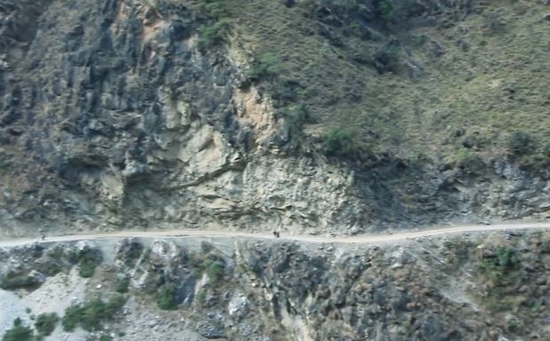 कर्णाली राजमार्गमा अवरोध भए तत्काल खुलाउन आवश्यक उपकरण र सामग्री व्यवस्थापन