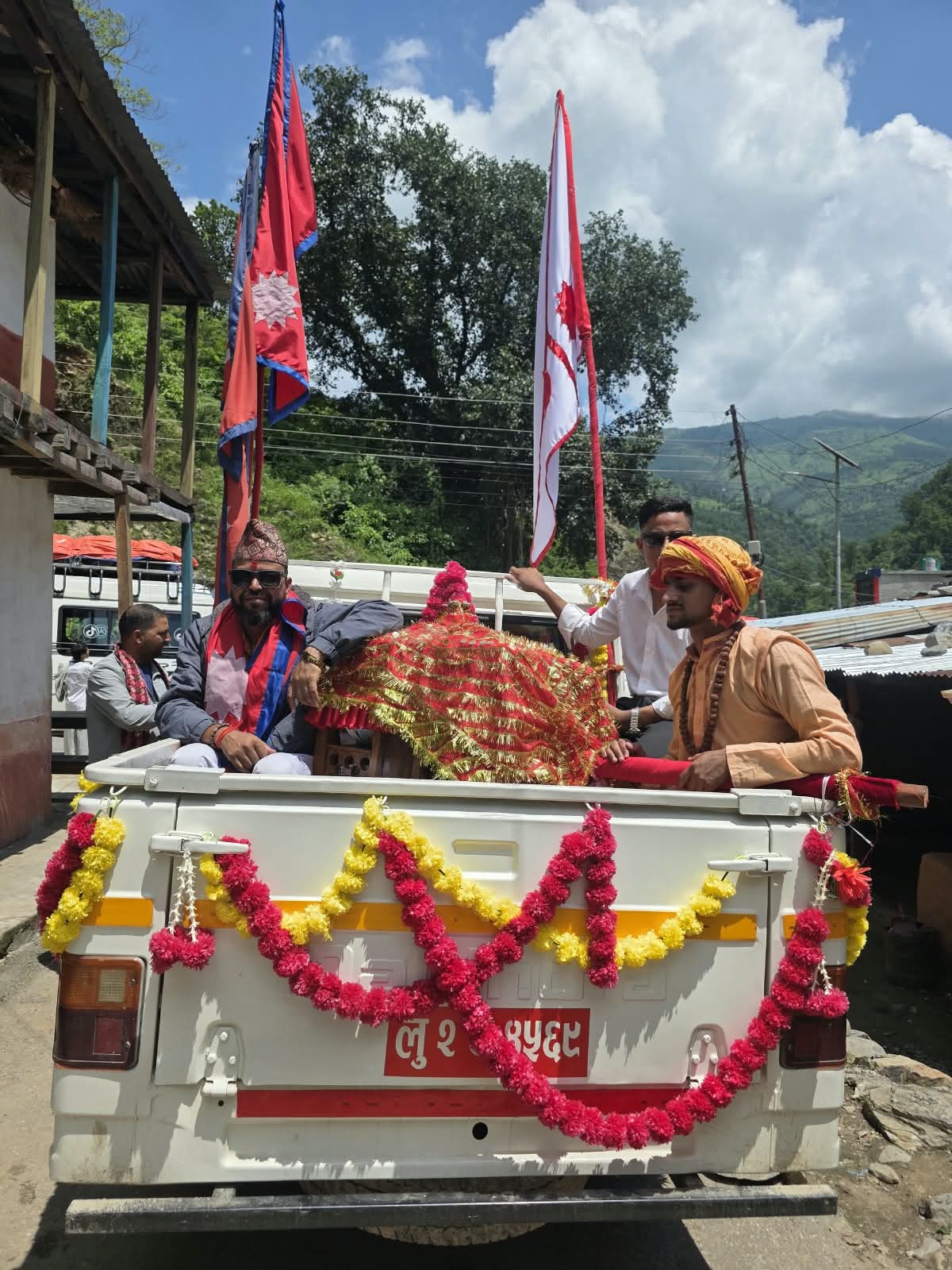  सुर्खेतबाट पहिलोपटक बडीमालिका डोली यात्रा सुरु